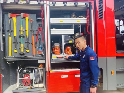 消防光學(xué)器材進校園，安全知識伴成長